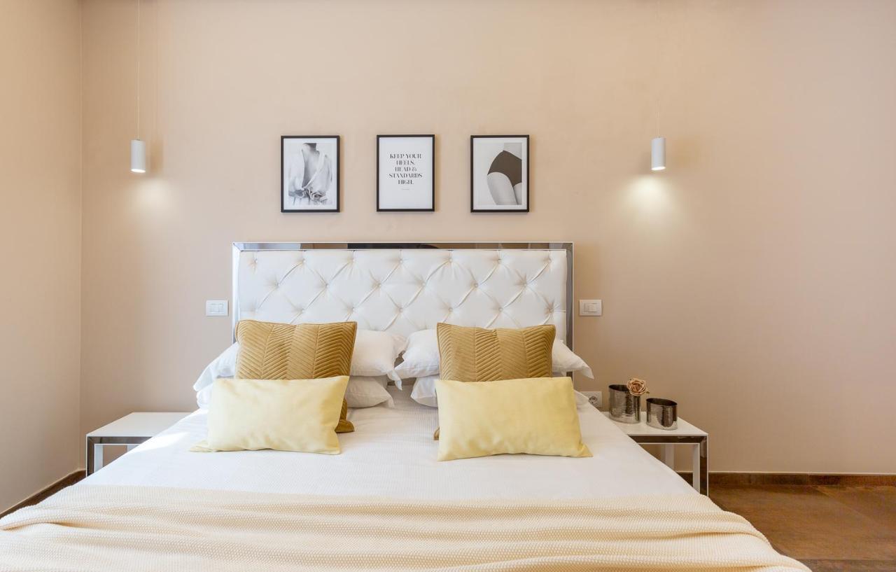 Club 57 Imperial Rooms Кальярі Екстер'єр фото