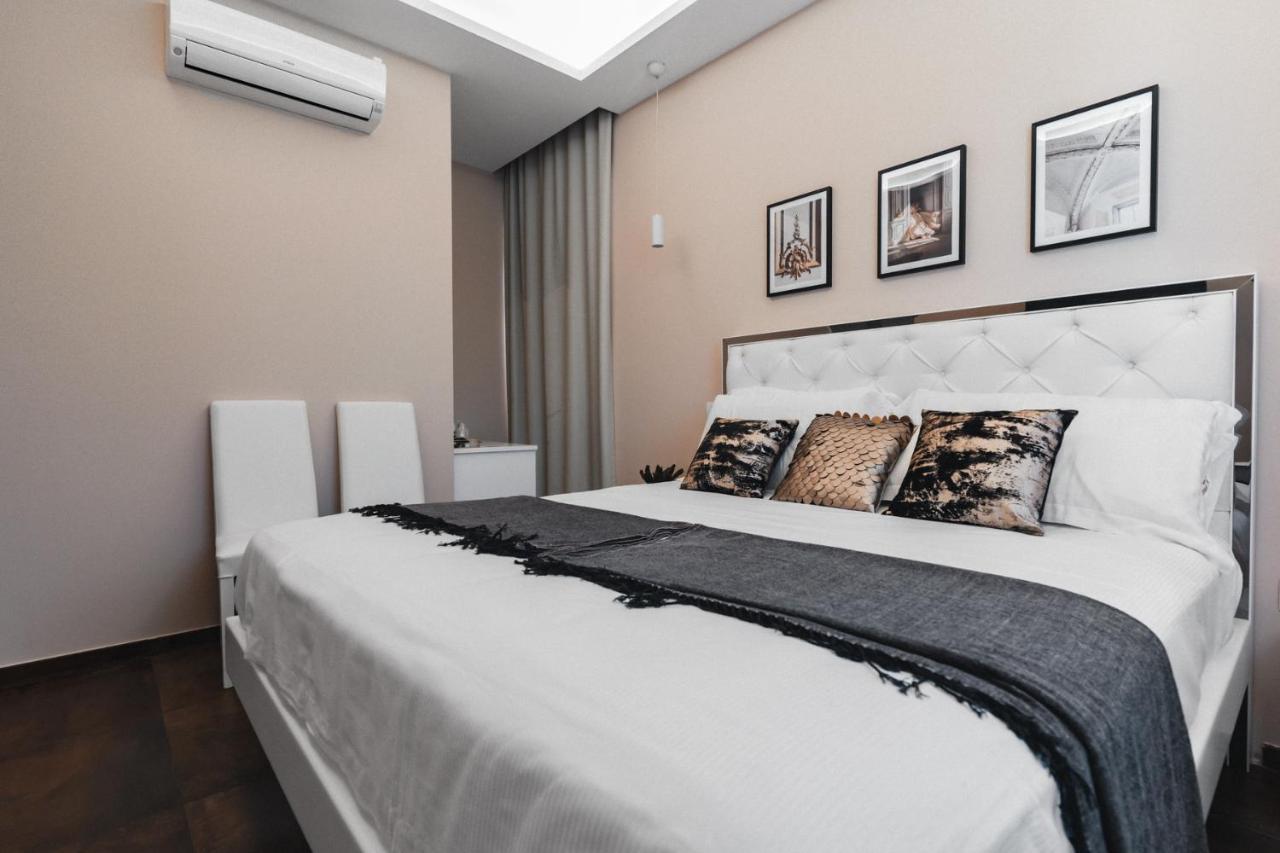 Club 57 Imperial Rooms Кальярі Екстер'єр фото